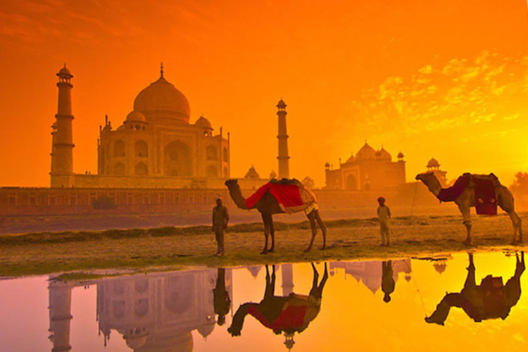 Geotours Taj Mahal Sunset Agra India_b2e35_lg.jpg